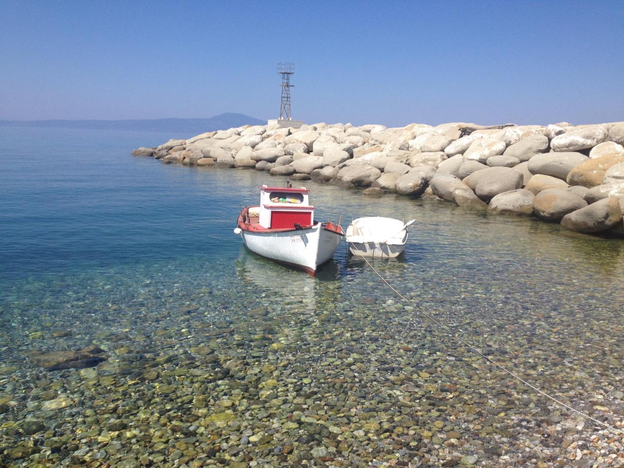 Agali 2 Superior Mezonet Front Of The Sea Apartment Akrogiali Exterior photo